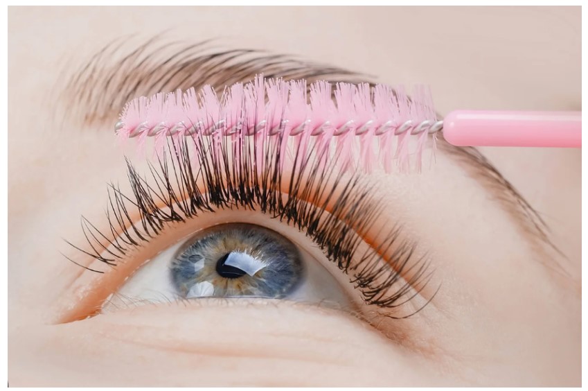 Read more about the article The Ultimate Guide to Eyelash Extension Care Tips