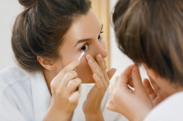 Read more about the article DO YOU PRACTICE EYELID HYGIENE?
